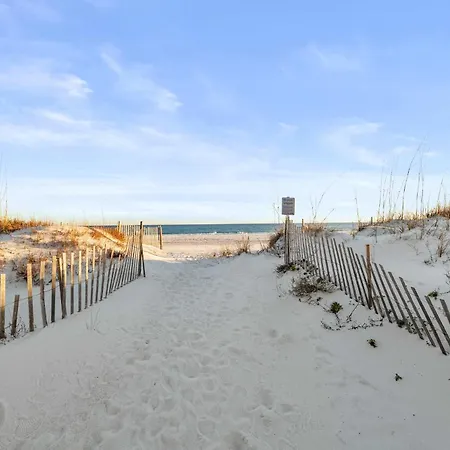 Beachfront - 2 Bedrooms - Big Screen Tv