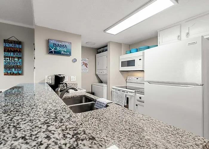 Beachfront - 2 Bedrooms - Big Screen Tv Holiday home *