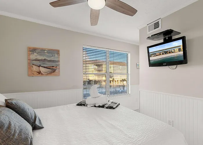 Holiday home Beachfront - 2 Bedrooms - Big Screen Tv *