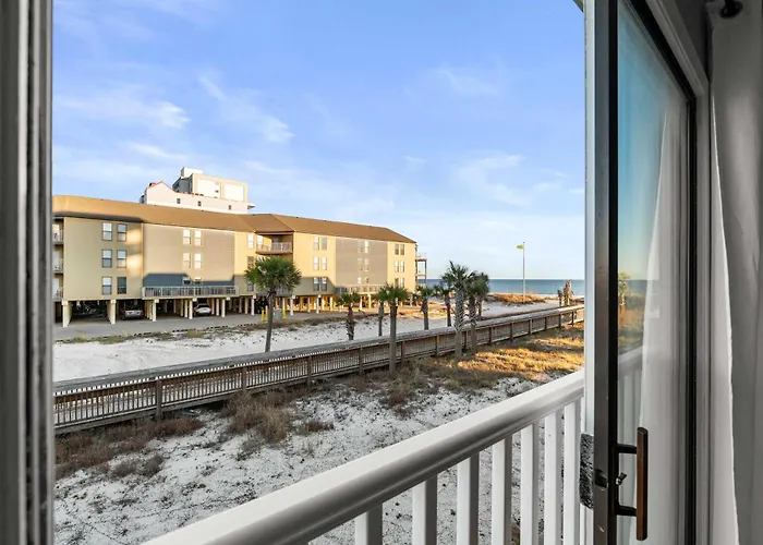 Beachfront - 2 Bedrooms - Big Screen Tv Holiday home